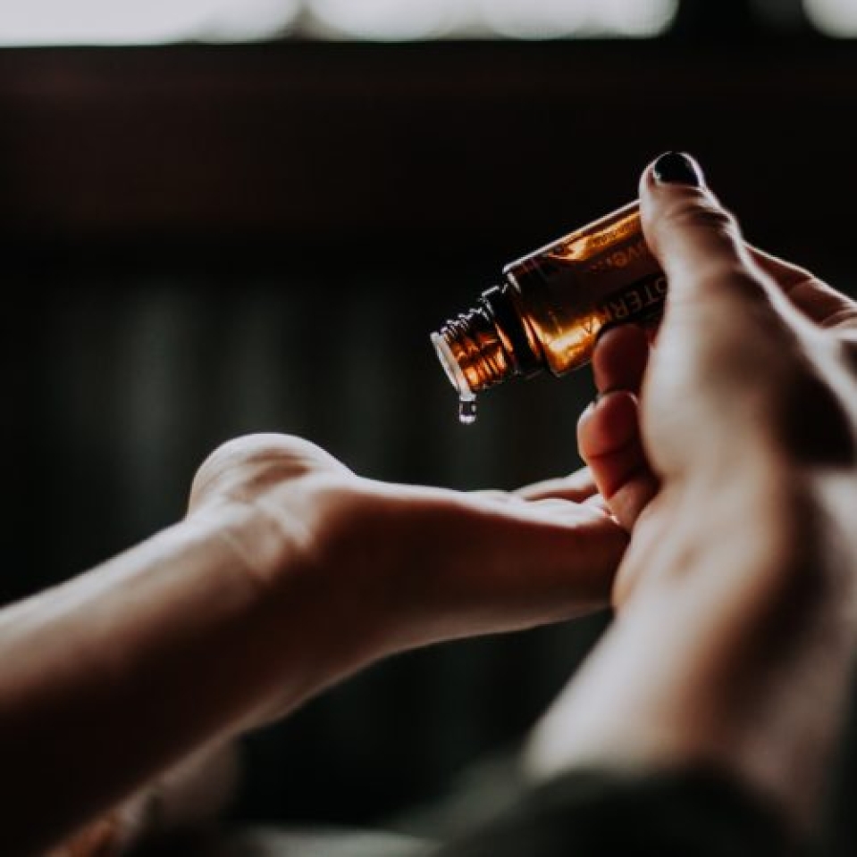 Existen gran variedad de medicinas alternativas que promueven una atención integral de la persona que abarcan cuerpo y mente. Esta es una de las máximas del ayurveda, una técnica natural de procedencia hindú que busca la unión de vida y conocimiento. 