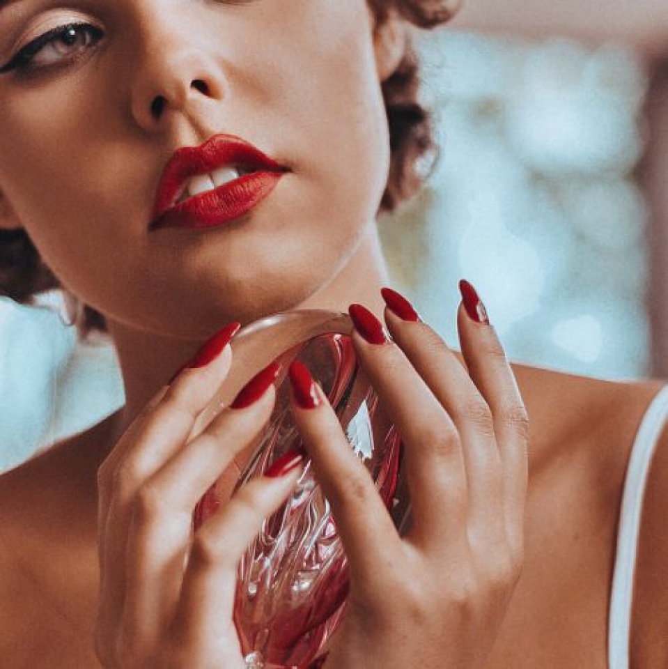 ¡Bienvenidos a nuestro nuevo Blog Ana Marco! En este Blog os contaremos todo lo que necesitáis saber acerca de belleza, depilación, tratamientos faciales, corporales, etc. Hoy estrenamos el Blog con un tema que nos suelen preguntar mucho y es “Los tipos de manicura que hay”.