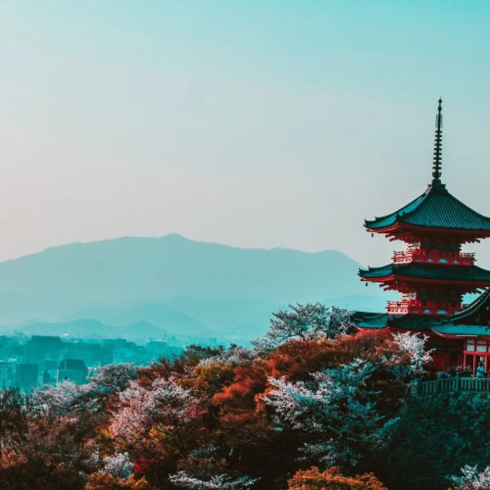 Hoy en el BLOG de Ana Marco hablaremos acerca de las aguas termales japonesas. Desde hace tiempos remotos Japón adora las aguas termales principalmente por sus propiedades curativas.
