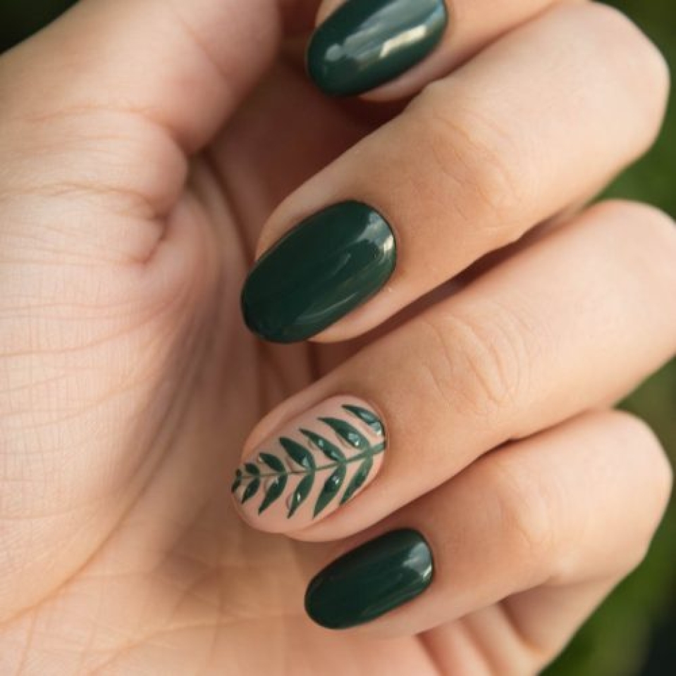 Hoy en nuestro BLOG hablamos de las uñas de gel y responderemos a las preguntas más frecuentes qué son, cómo se hacen, cuánto duran, etc.
